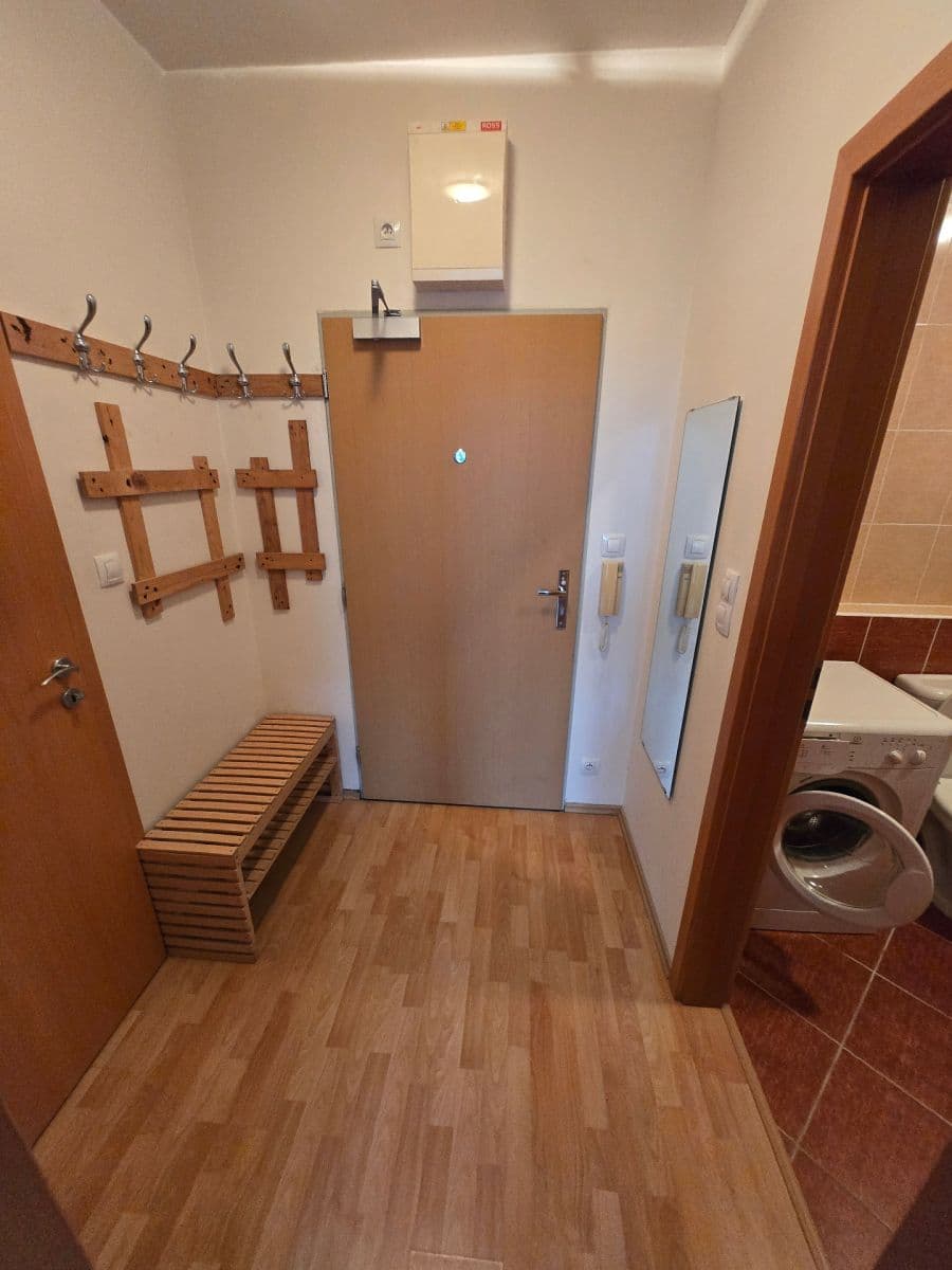 Pronájem bytu 1+kk 38 m², Kabešova, Praha, Praha Pronájem bytu 1+kk 38 m², Kabešova, Praha, Praha