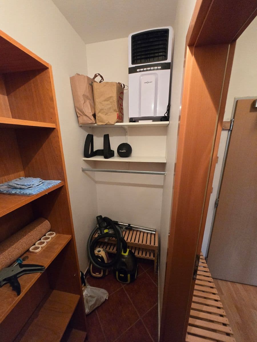 Pronájem bytu 1+kk 38 m², Kabešova, Praha, Praha Pronájem bytu 1+kk 38 m², Kabešova, Praha, Praha