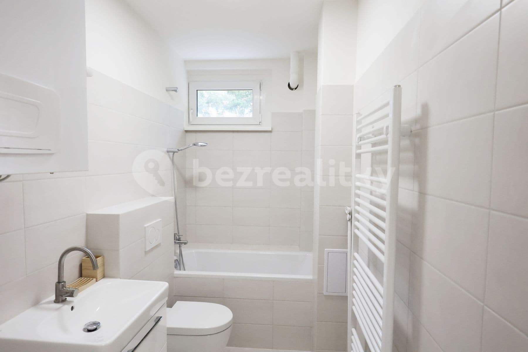 Pronájem bytu 2+1 42 m², Humpolecká, Praha, Praha Pronájem bytu 2+1 42 m², Humpolecká, Praha, Praha