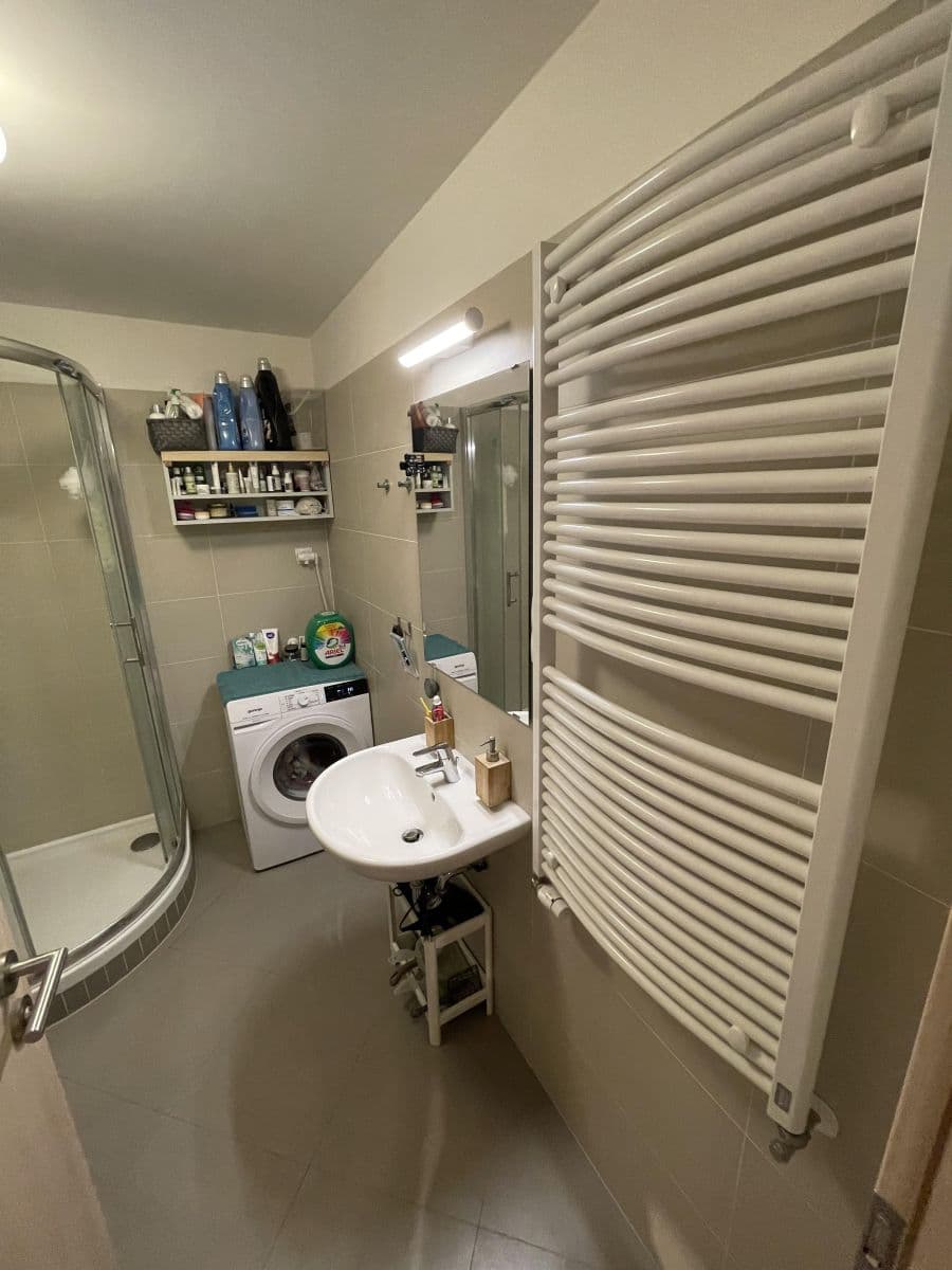 Pronájem bytu 1+kk 41 m², Kadečkové, Praha, Praha Pronájem bytu 1+kk 41 m², Kadečkové, Praha, Praha
