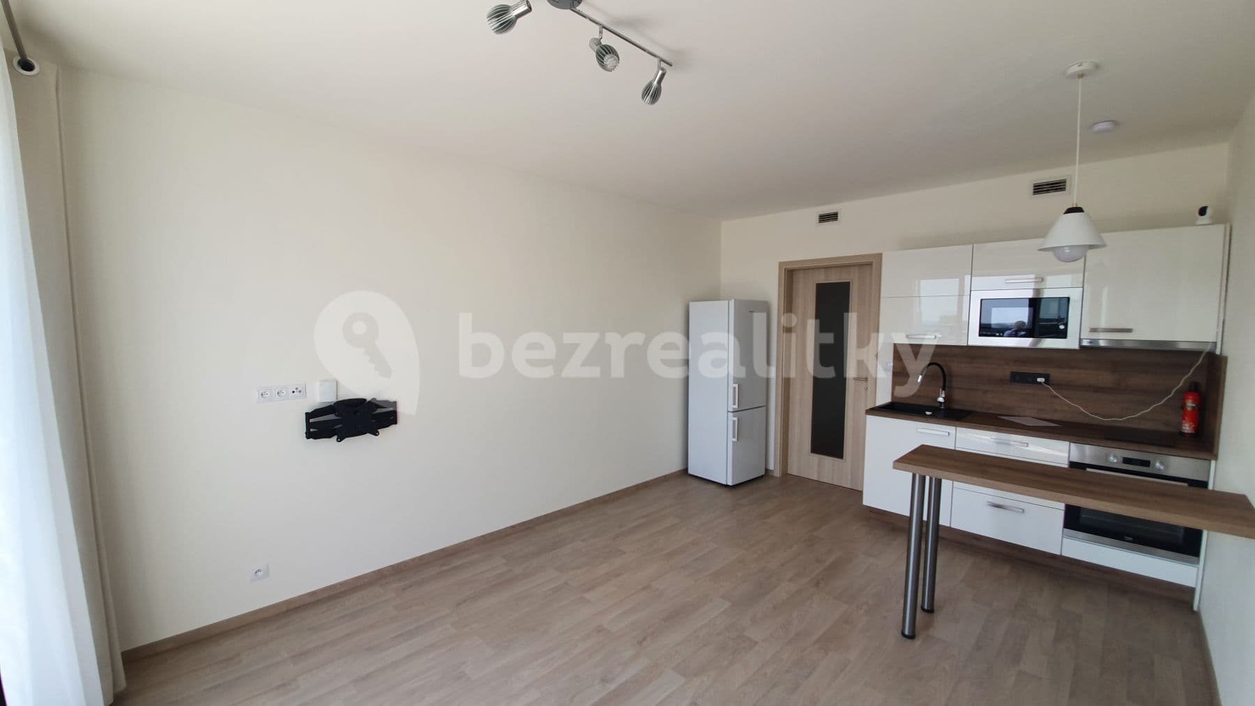 Pronájem bytu 1+kk 33 m², Do Zahrádek I, Praha, Praha Pronájem bytu 1+kk 33 m², Do Zahrádek I, Praha, Praha