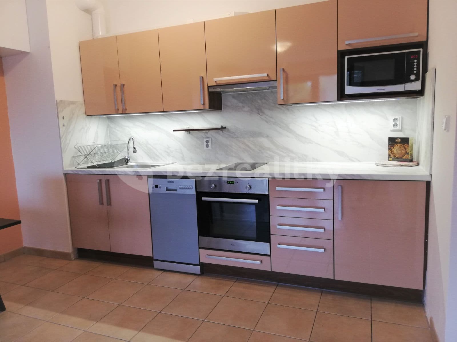 Pronájem bytu 2+kk 55 m², V Kuťatech, Praha, Praha Pronájem bytu 2+kk 55 m², V Kuťatech, Praha, Praha