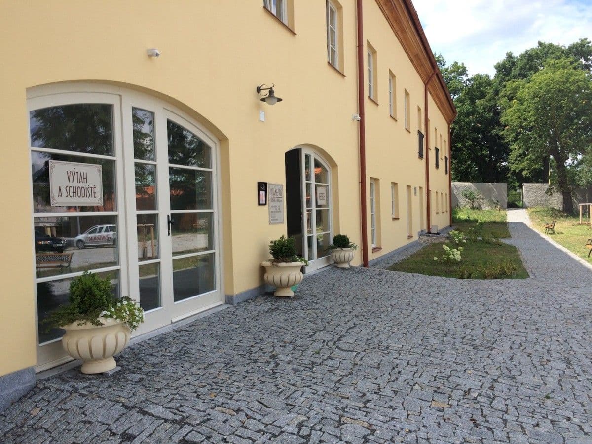 Pronájem bytu 1+kk 30 m², U Pivovaru, Dobříš, Středočeský kraj Pronájem bytu 1+kk 30 m², U Pivovaru, Dobříš, Středočeský kraj