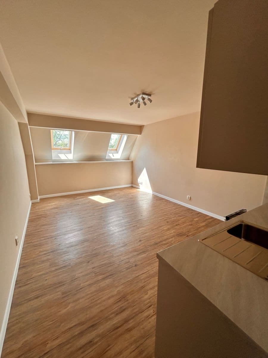 Pronájem bytu 1+kk 30 m², U Pivovaru, Dobříš, Středočeský kraj Pronájem bytu 1+kk 30 m², U Pivovaru, Dobříš, Středočeský kraj