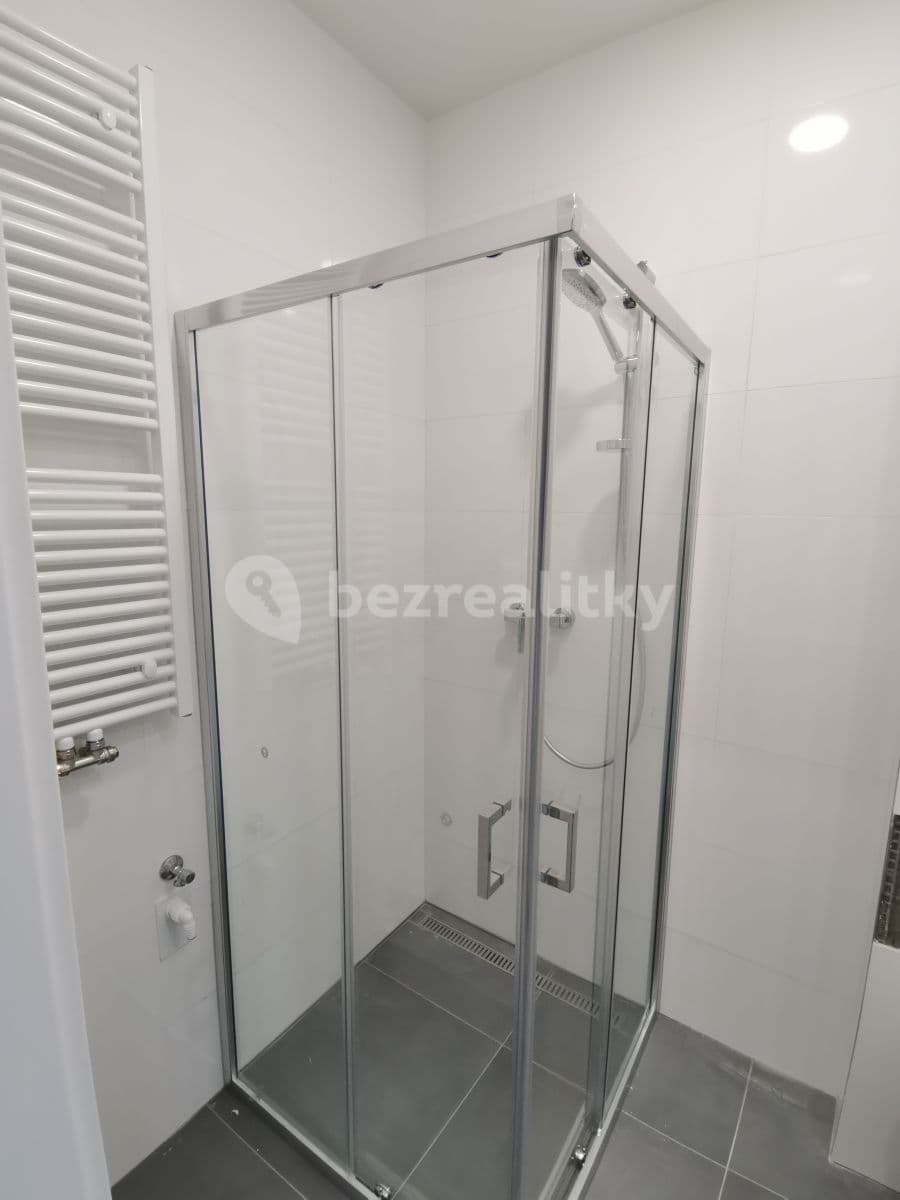 Pronájem bytu Garsoniéra 20 m², náměstí Dr. Václava Holého, Praha, Praha Pronájem bytu Garsoniéra 20 m², náměstí Dr. Václava Holého, Praha, Praha