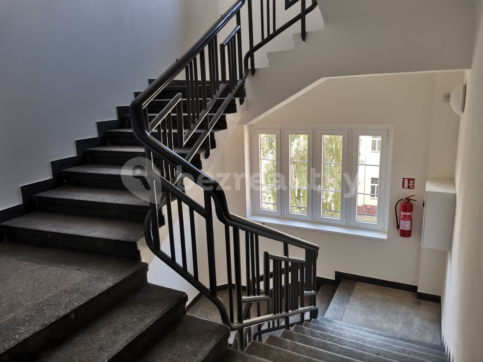 Pronájem bytu Garsoniéra 20 m², náměstí Dr. Václava Holého, Praha, Praha Pronájem bytu Garsoniéra 20 m², náměstí Dr. Václava Holého, Praha, Praha