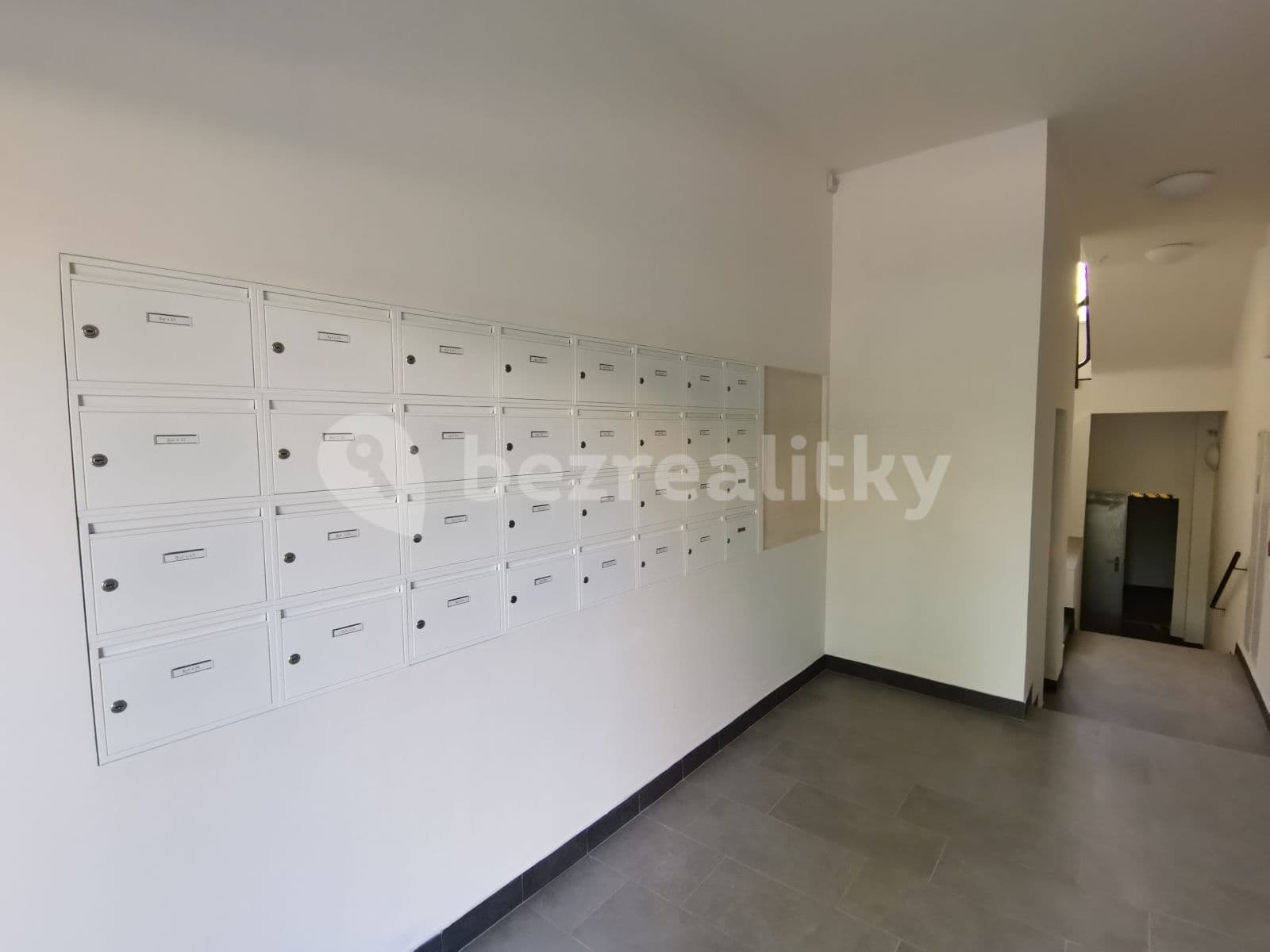 Pronájem bytu Garsoniéra 20 m², náměstí Dr. Václava Holého, Praha, Praha Pronájem bytu Garsoniéra 20 m², náměstí Dr. Václava Holého, Praha, Praha