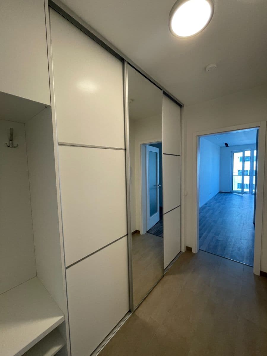 Pronájem bytu 1+kk 39 m², Zvěřinova, Praha, Praha Pronájem bytu 1+kk 39 m², Zvěřinova, Praha, Praha