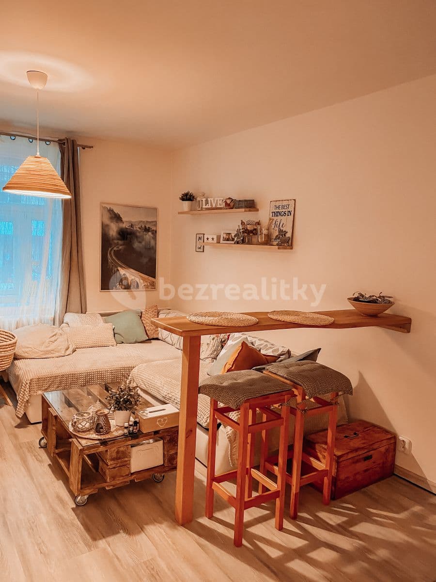 Pronájem bytu 2+kk 60 m², Lucemburská, Praha, Praha Pronájem bytu 2+kk 60 m², Lucemburská, Praha, Praha