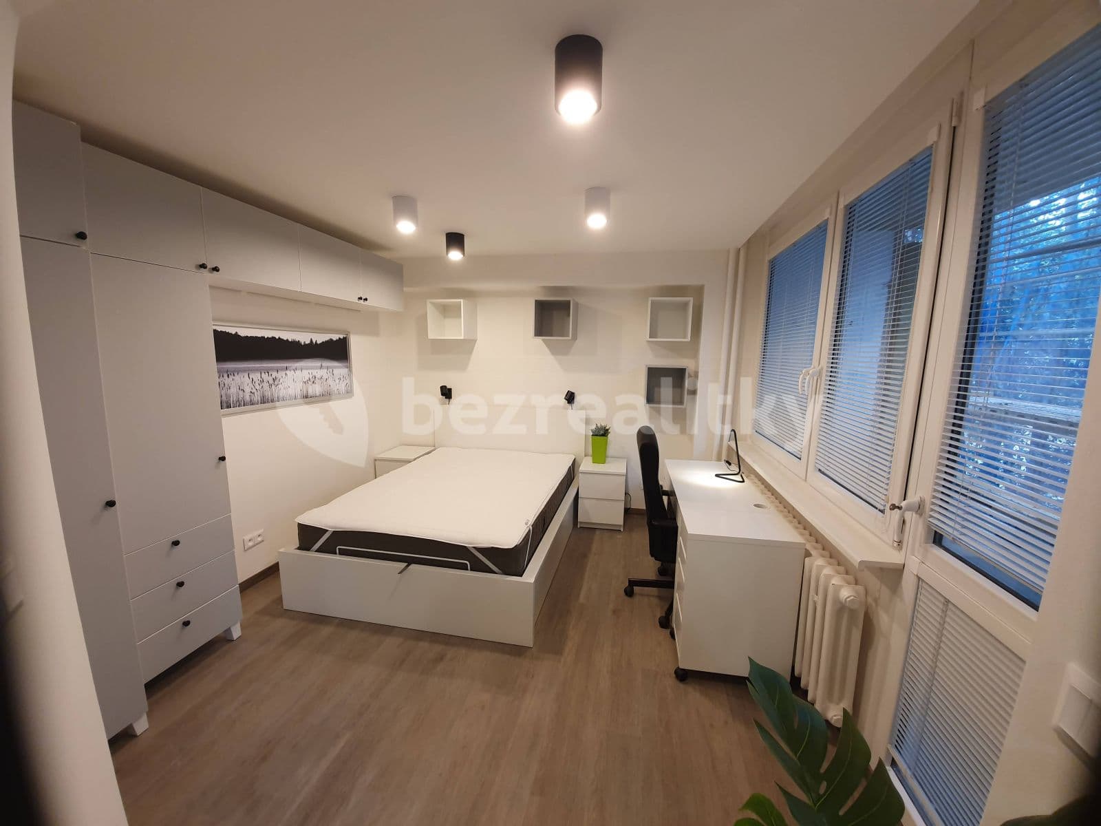 Pronájem bytu 2+kk 30 m², Vokovická, Praha, Praha Pronájem bytu 2+kk 30 m², Vokovická, Praha, Praha