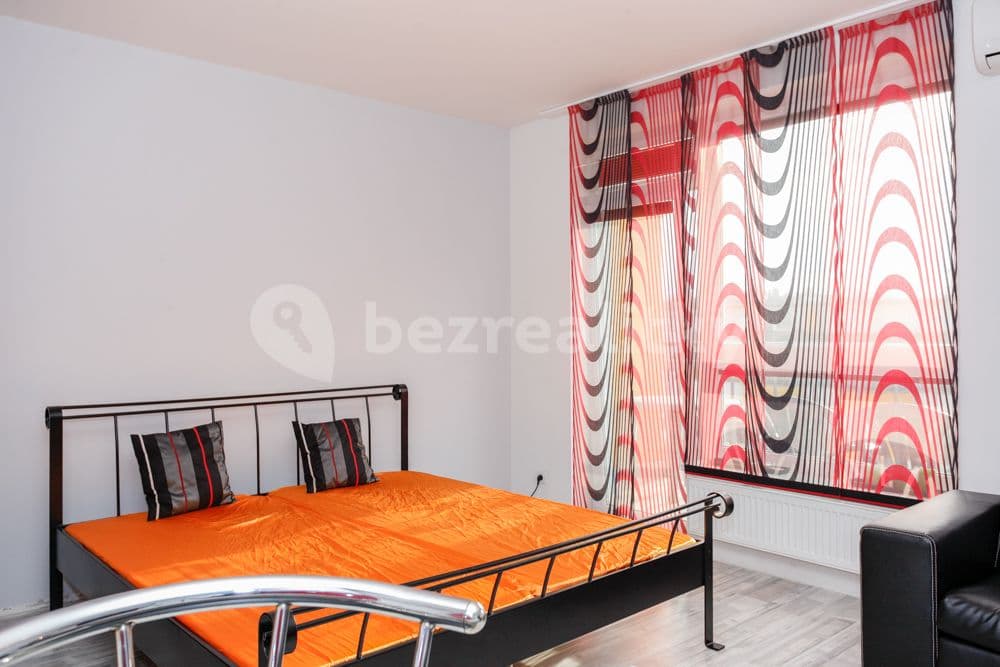 Pronájem bytu 1+kk 45 m², Pod Harfou, Praha, Praha Pronájem bytu 1+kk 45 m², Pod Harfou, Praha, Praha