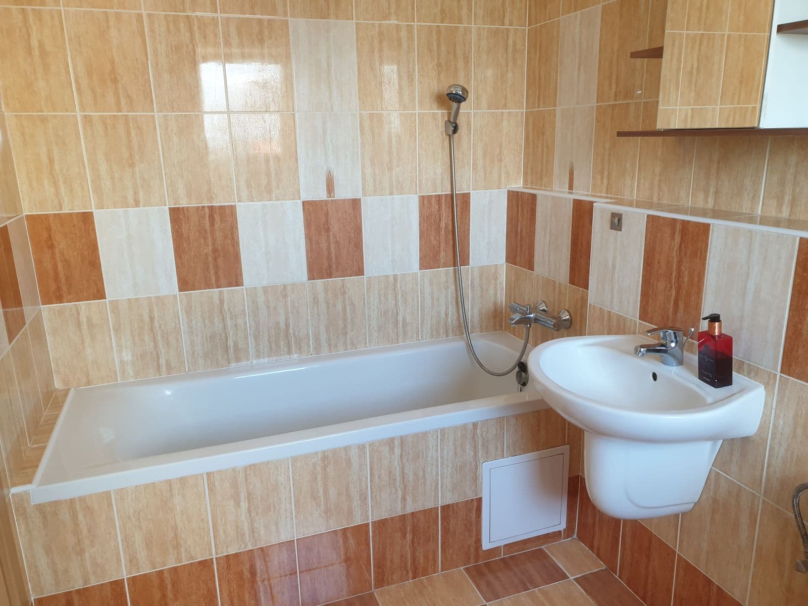 Pronájem bytu 4+kk 120 m², Krnovská, Opava, Moravskoslezský kraj Pronájem bytu 4+kk 120 m², Krnovská, Opava, Moravskoslezský kraj