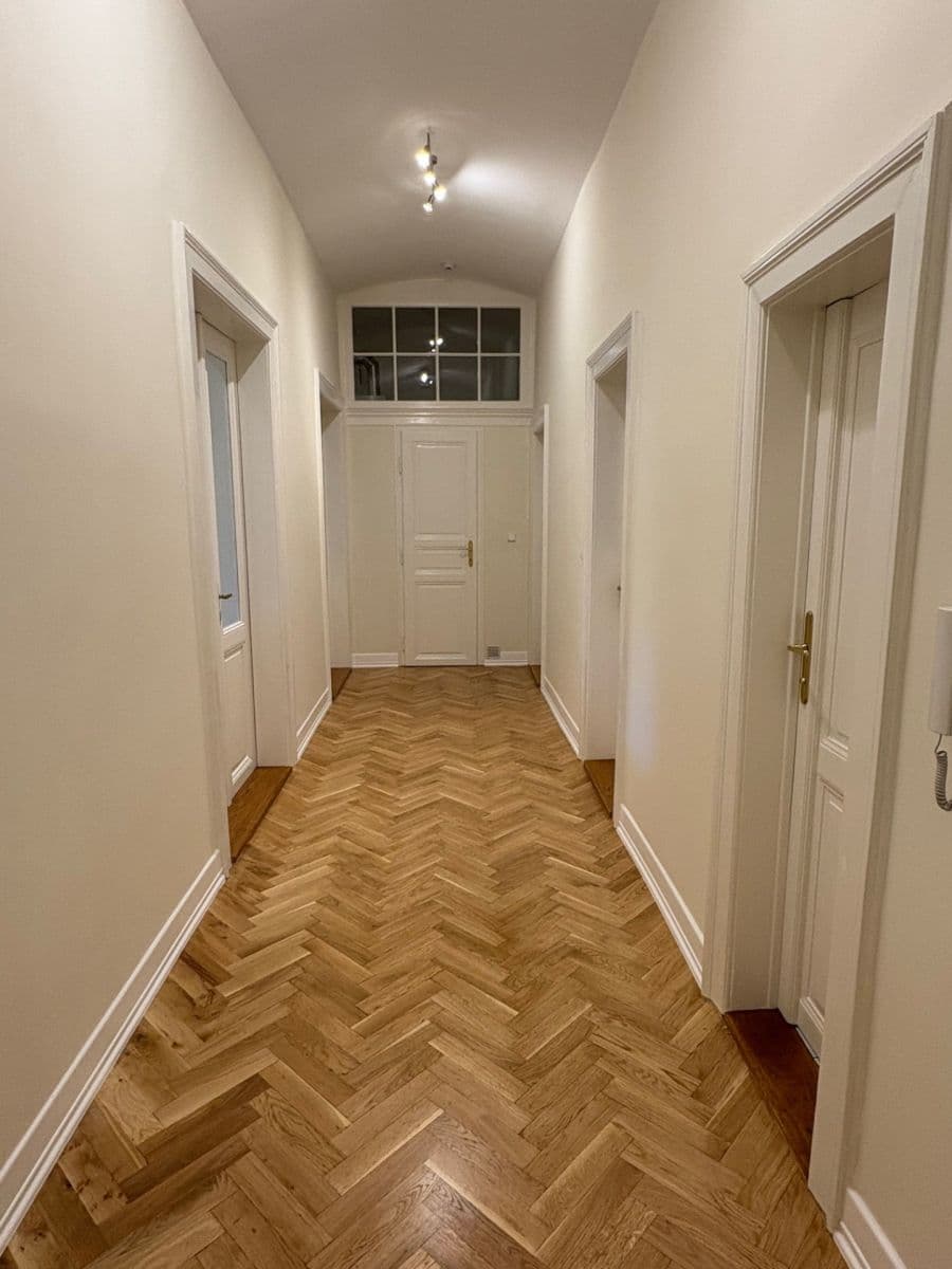 Pronájem bytu 3+1 99 m², U Rajské zahrady, Praha, Praha Pronájem bytu 3+1 99 m², U Rajské zahrady, Praha, Praha