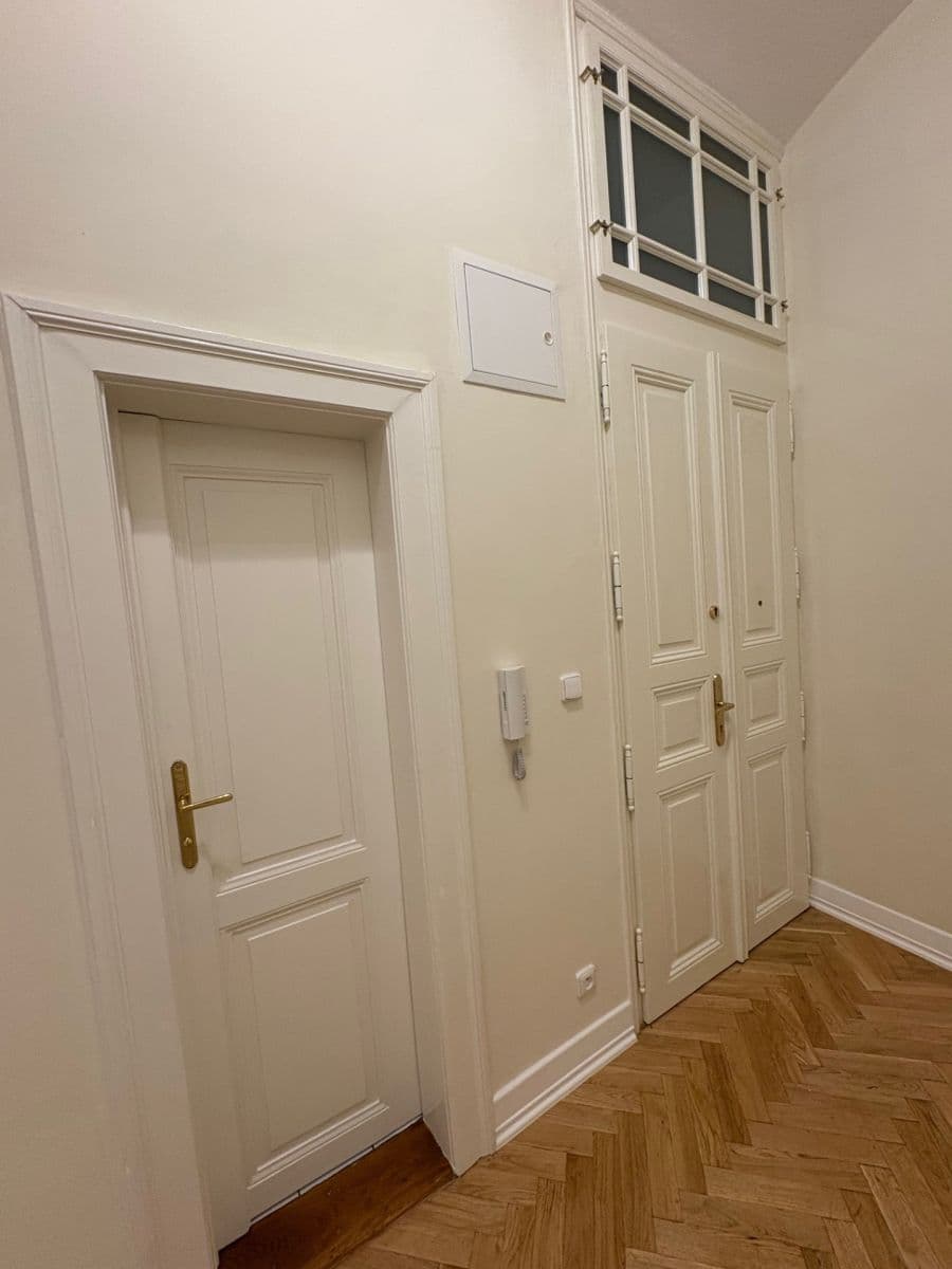 Pronájem bytu 3+1 99 m², U Rajské zahrady, Praha, Praha Pronájem bytu 3+1 99 m², U Rajské zahrady, Praha, Praha