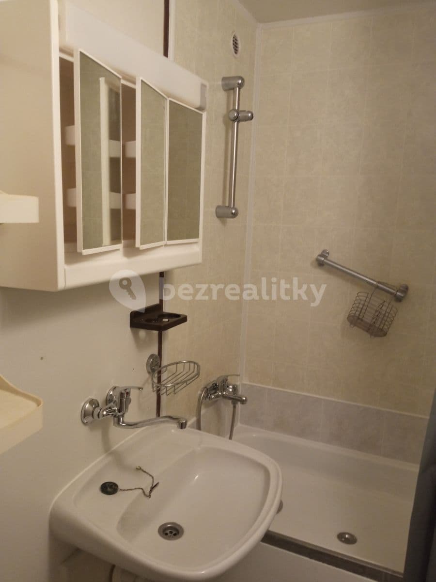 Pronájem bytu 1+kk 29 m², Mazurská, Praha, Praha Pronájem bytu 1+kk 29 m², Mazurská, Praha, Praha