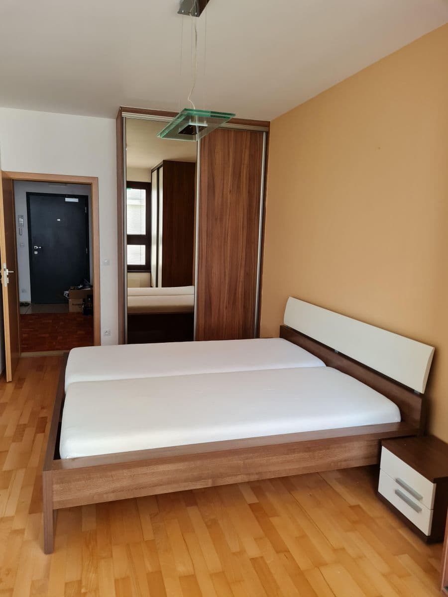 Pronájem bytu 2+kk 62 m², U Uranie, Praha, Praha Pronájem bytu 2+kk 62 m², U Uranie, Praha, Praha