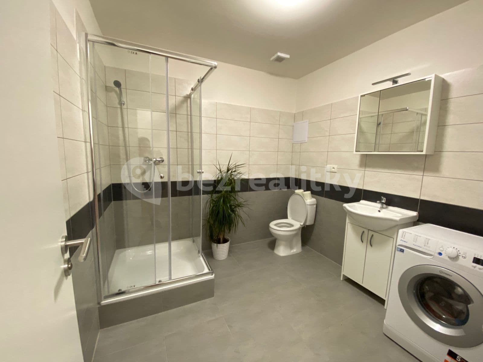 Pronájem bytu 2+kk 46 m², Nešverova, Brno, Jihomoravský kraj Pronájem bytu 2+kk 46 m², Nešverova, Brno, Jihomoravský kraj