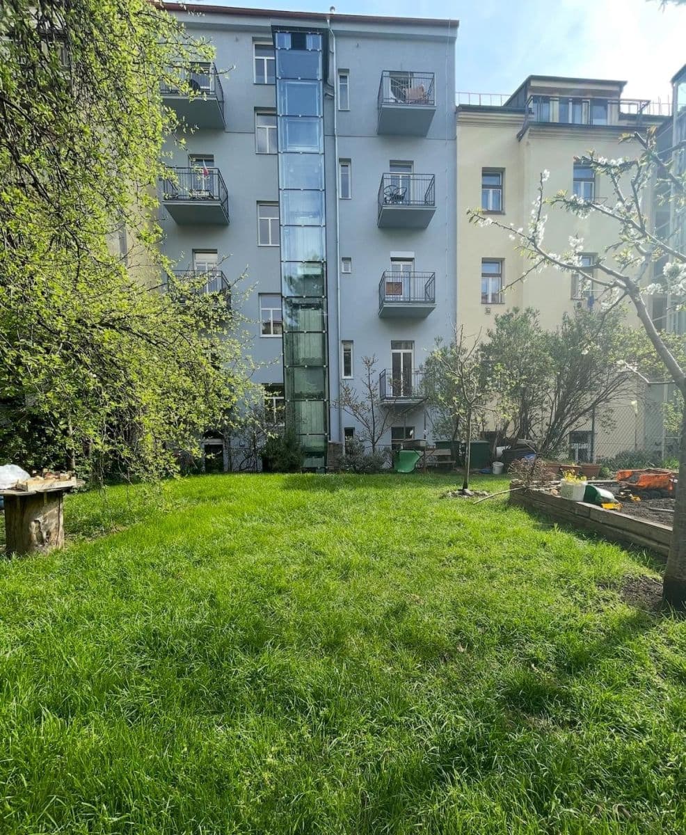 Pronájem bytu Garsoniéra 25 m², Kamenická, Praha, Praha Pronájem bytu Garsoniéra 25 m², Kamenická, Praha, Praha