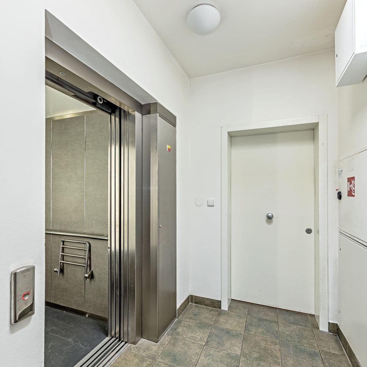 Pronájem bytu 5+1 130 m², Paťanka, Praha, Praha Pronájem bytu 5+1 130 m², Paťanka, Praha, Praha
