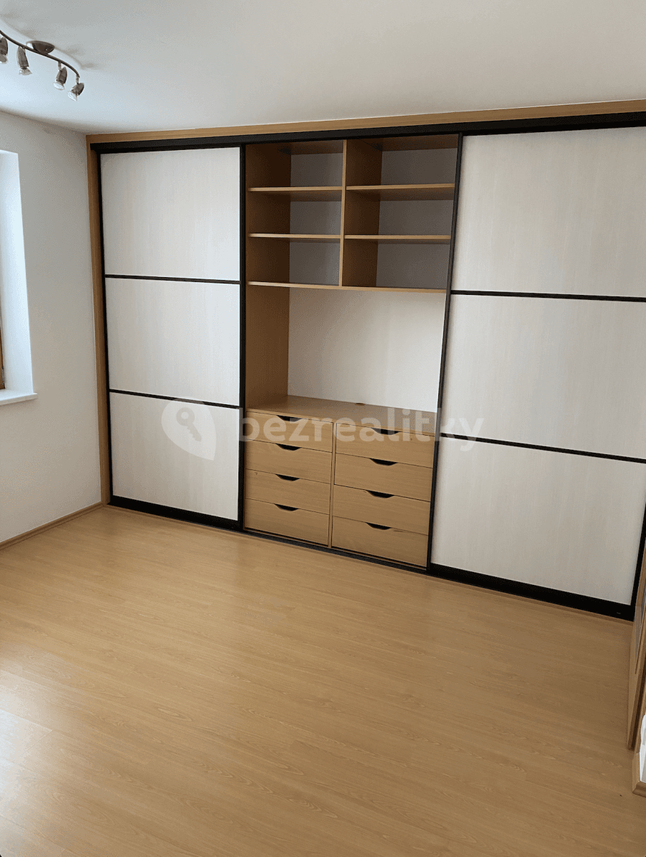 Pronájem bytu Garsoniéra 30 m², Nerudova, Roztoky, Středočeský kraj Pronájem bytu Garsoniéra 30 m², Nerudova, Roztoky, Středočeský kraj
