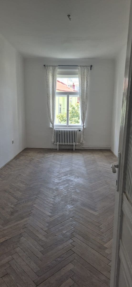Pronájem bytu 3+1 98 m², Slavíkova, Praha, Praha Pronájem bytu 3+1 98 m², Slavíkova, Praha, Praha