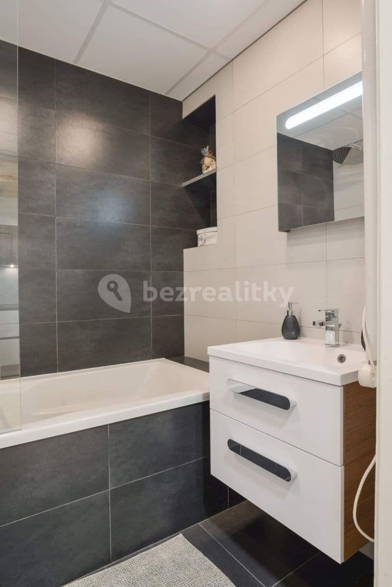 Pronájem bytu 2+1 74 m², Baranova, Praha, Praha Pronájem bytu 2+1 74 m², Baranova, Praha, Praha