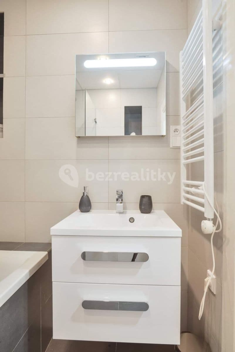 Pronájem bytu 2+1 74 m², Baranova, Praha, Praha Pronájem bytu 2+1 74 m², Baranova, Praha, Praha