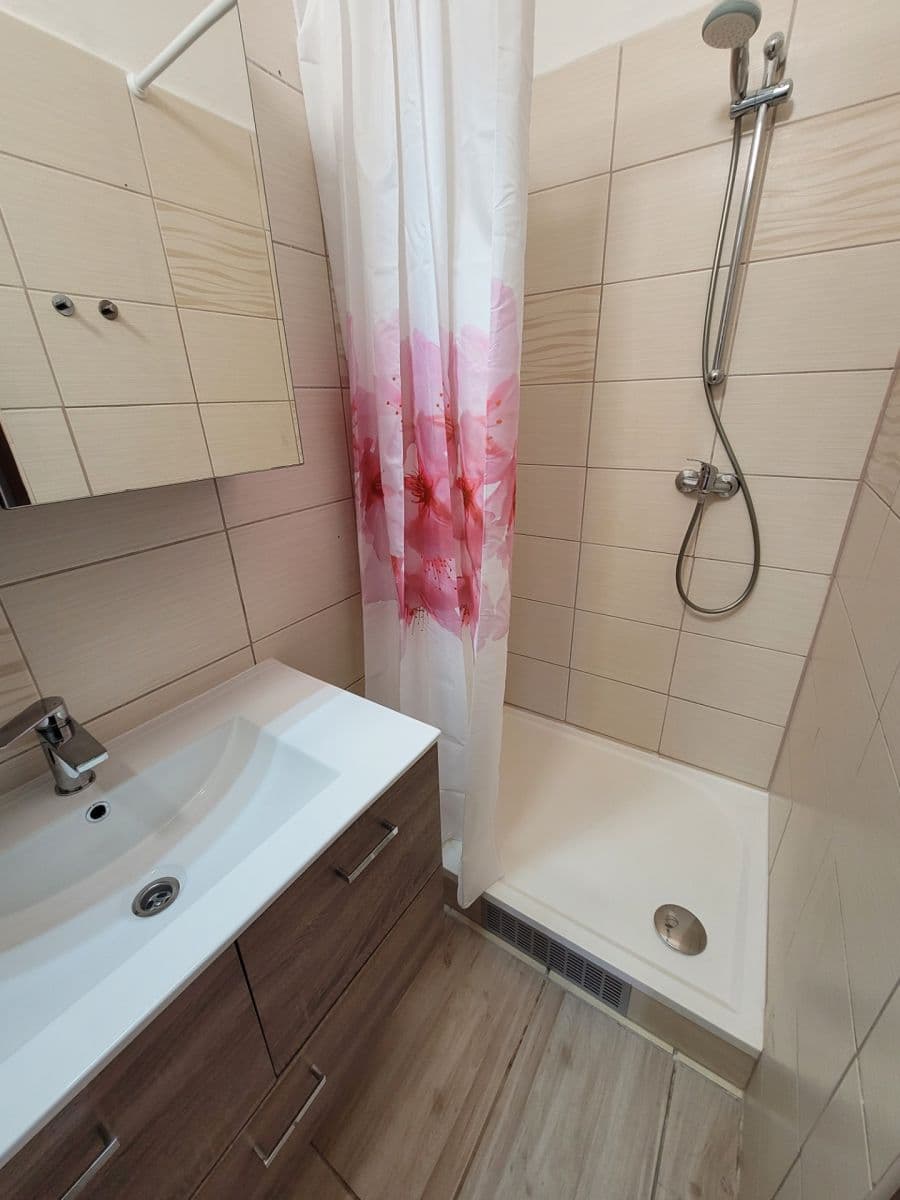 Pronájem bytu 3+1 116 m², U Borků, Kolín, Středočeský kraj Pronájem bytu 3+1 116 m², U Borků, Kolín, Středočeský kraj