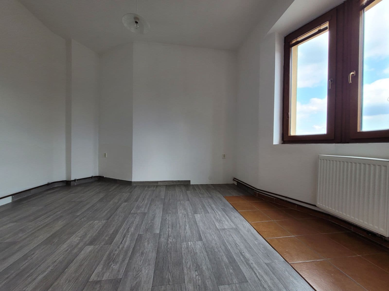 Pronájem bytu 3+1 116 m², U Borků, Kolín, Středočeský kraj Pronájem bytu 3+1 116 m², U Borků, Kolín, Středočeský kraj