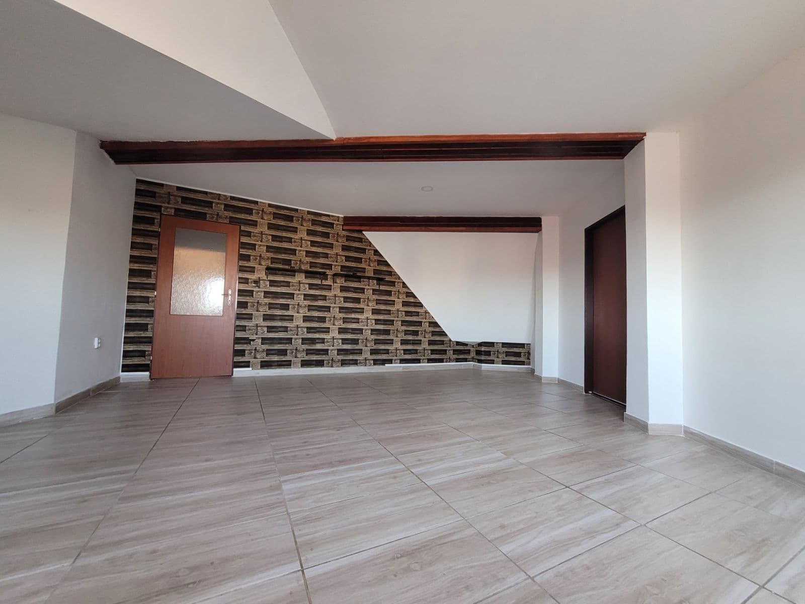 Pronájem bytu 3+1 116 m², U Borků, Kolín, Středočeský kraj Pronájem bytu 3+1 116 m², U Borků, Kolín, Středočeský kraj