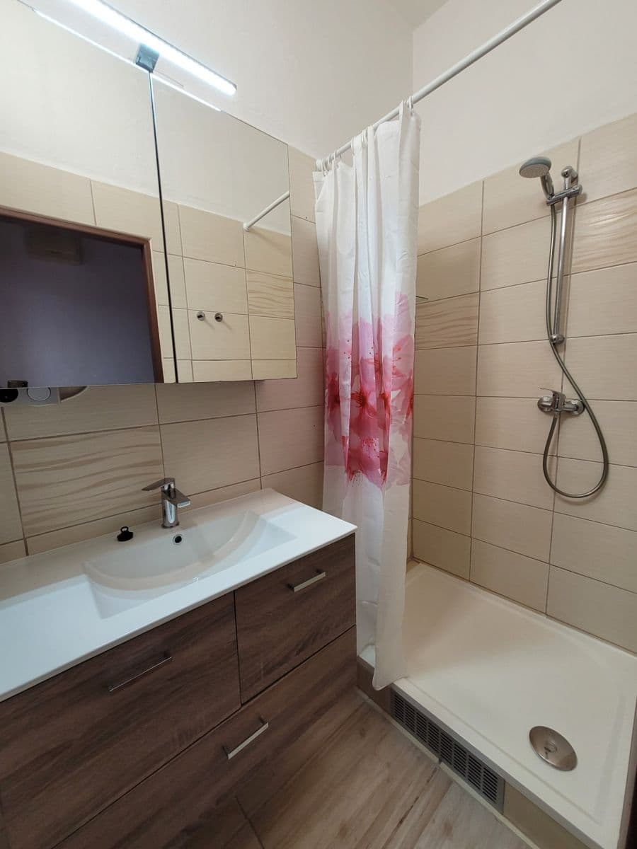 Pronájem bytu 3+1 116 m², U Borků, Kolín, Středočeský kraj Pronájem bytu 3+1 116 m², U Borků, Kolín, Středočeský kraj