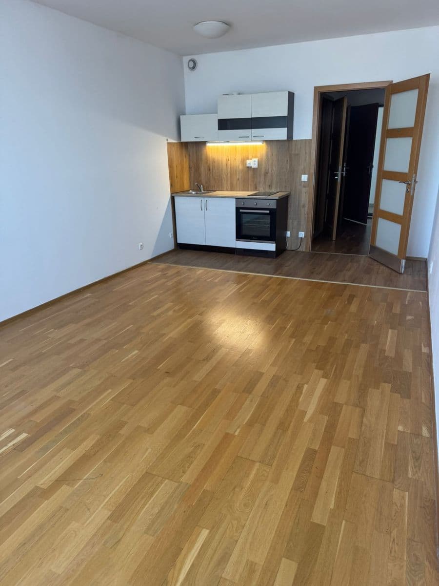 Pronájem bytu 1+kk 38 m², Freyova, Praha, Praha Pronájem bytu 1+kk 38 m², Freyova, Praha, Praha