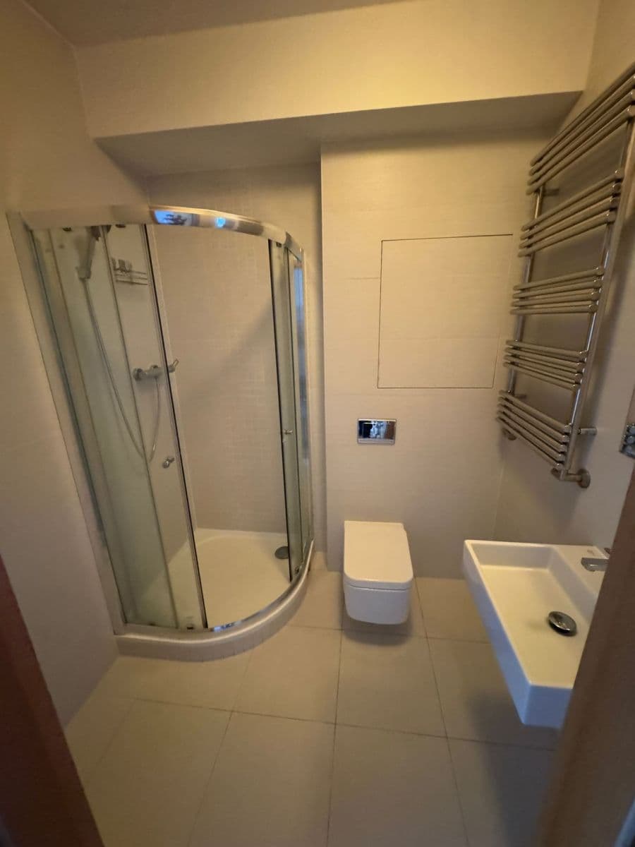 Pronájem bytu 1+kk 38 m², Freyova, Praha, Praha Pronájem bytu 1+kk 38 m², Freyova, Praha, Praha