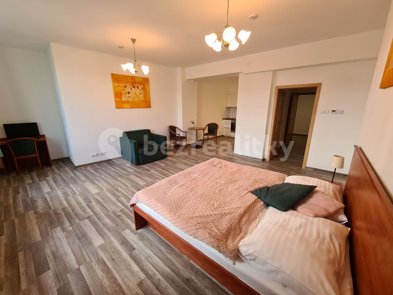 Pronájem bytu 1+kk 55 m², Masarykovo náměstí, Brandýs nad Labem-Stará Boleslav, Středočeský kraj Pronájem bytu 1+kk 55 m², Masarykovo náměstí, Brandýs nad Labem-Stará Boleslav, Středočeský kraj
