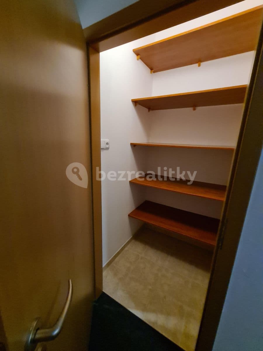 Pronájem bytu 1+kk 55 m², Masarykovo náměstí, Brandýs nad Labem-Stará Boleslav, Středočeský kraj Pronájem bytu 1+kk 55 m², Masarykovo náměstí, Brandýs nad Labem-Stará Boleslav, Středočeský kraj