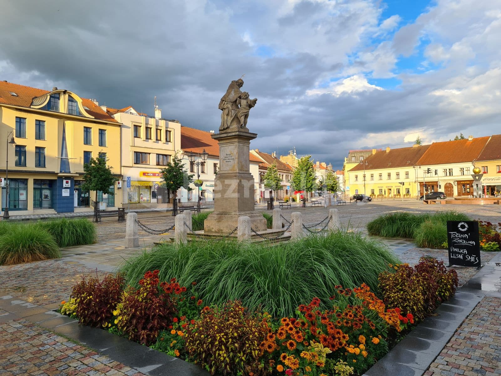 Pronájem bytu 1+kk 55 m², Masarykovo náměstí, Brandýs nad Labem-Stará Boleslav, Středočeský kraj Pronájem bytu 1+kk 55 m², Masarykovo náměstí, Brandýs nad Labem-Stará Boleslav, Středočeský kraj