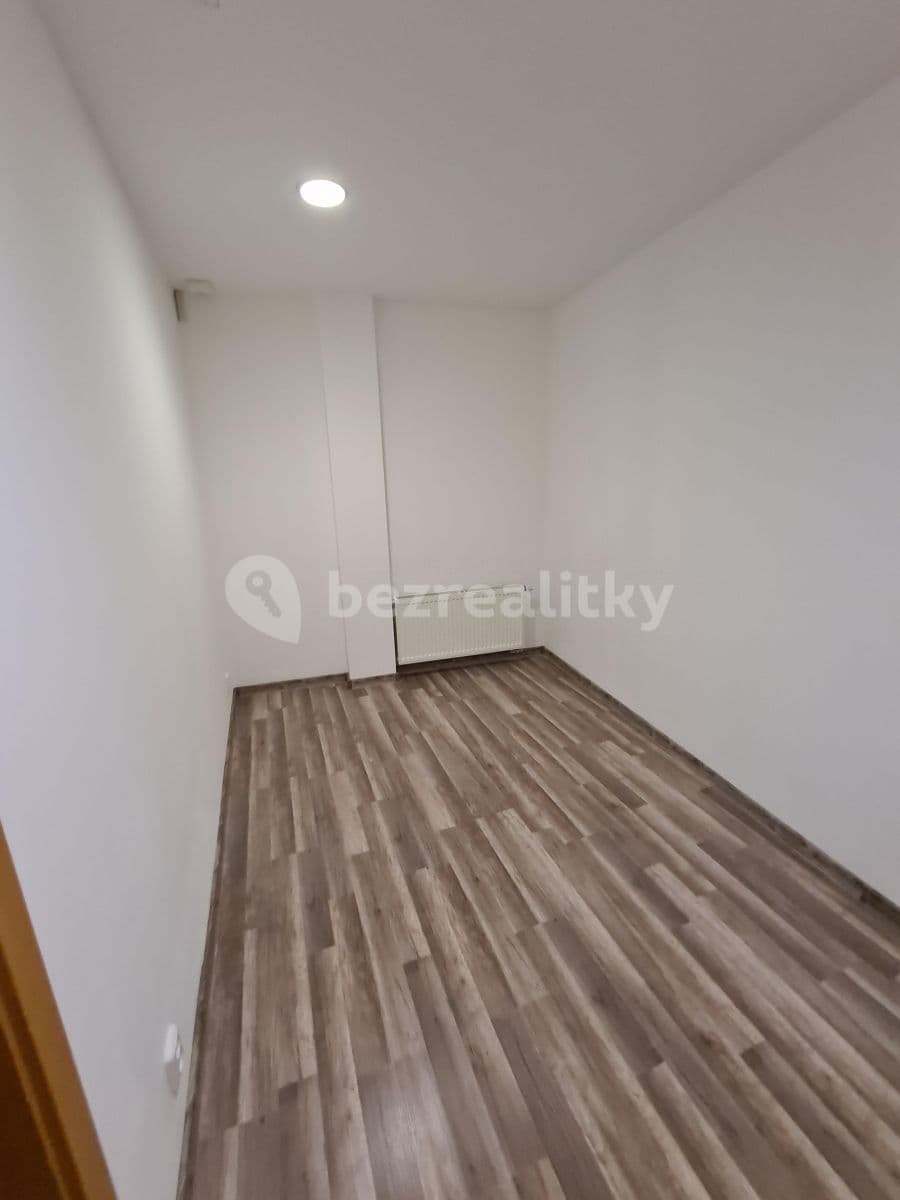 Pronájem bytu 1+kk 55 m², Masarykovo náměstí, Brandýs nad Labem-Stará Boleslav, Středočeský kraj Pronájem bytu 1+kk 55 m², Masarykovo náměstí, Brandýs nad Labem-Stará Boleslav, Středočeský kraj
