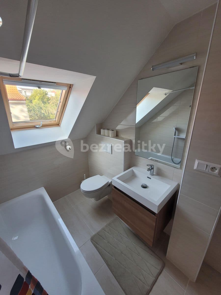 Pronájem bytu 2+kk 56 m², Bezručova, Mikulov, Jihomoravský kraj Pronájem bytu 2+kk 56 m², Bezručova, Mikulov, Jihomoravský kraj