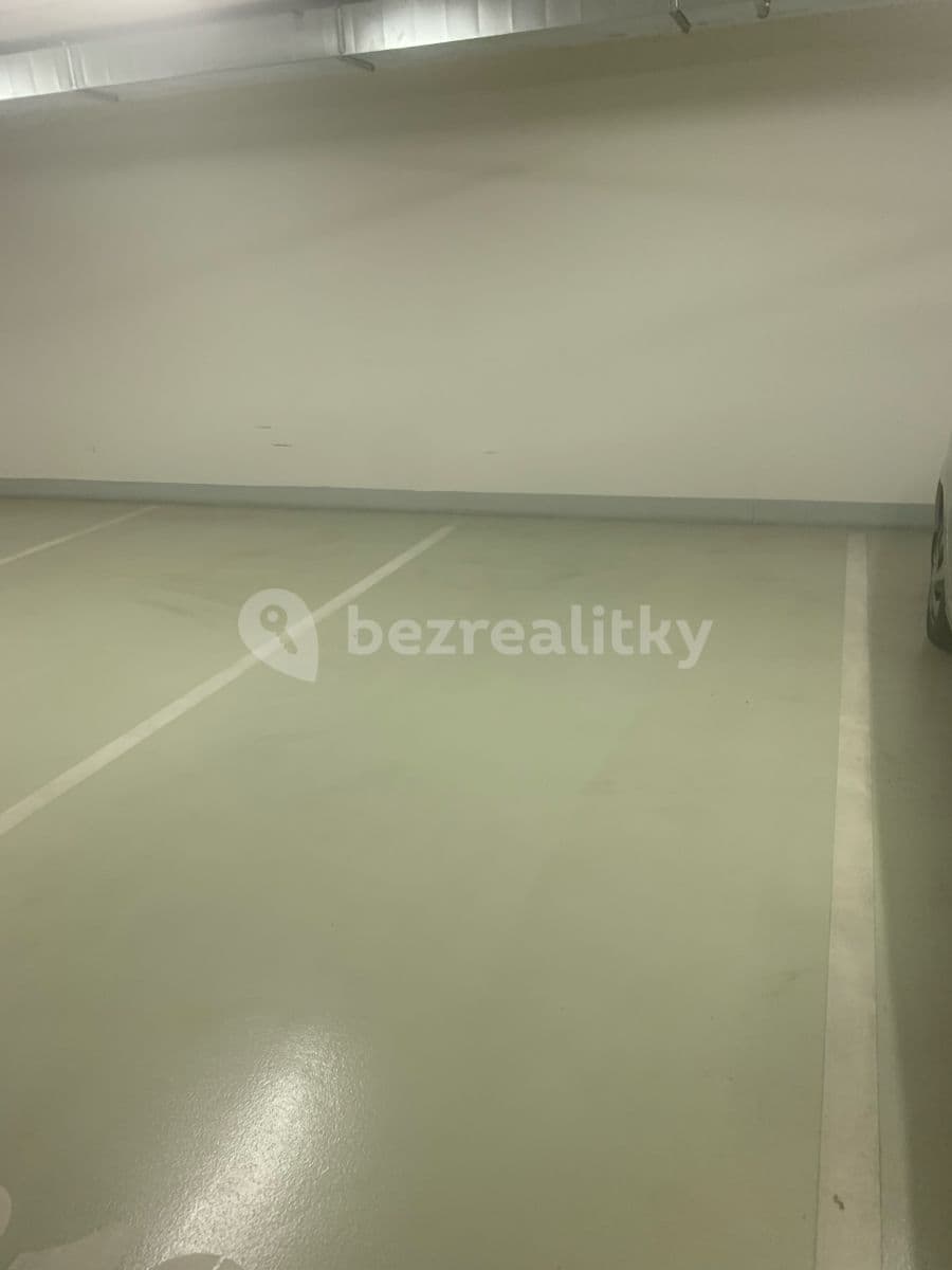 Pronájem garáže 13 m², Olšanská, Praha, Praha Pronájem garáže 13 m², Olšanská, Praha, Praha