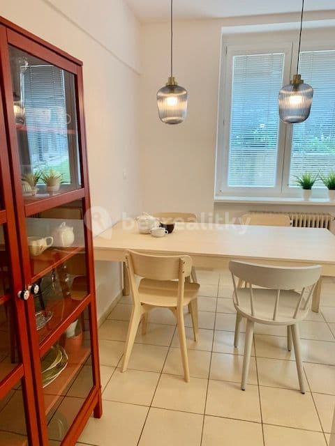 Pronájem bytu 3+1 73 m², Holekova, Bratislava - mestská časť Staré Mesto, Bratislavský kraj Pronájem bytu 3+1 73 m², Holekova, Bratislava - mestská časť Staré Mesto, Bratislavský kraj