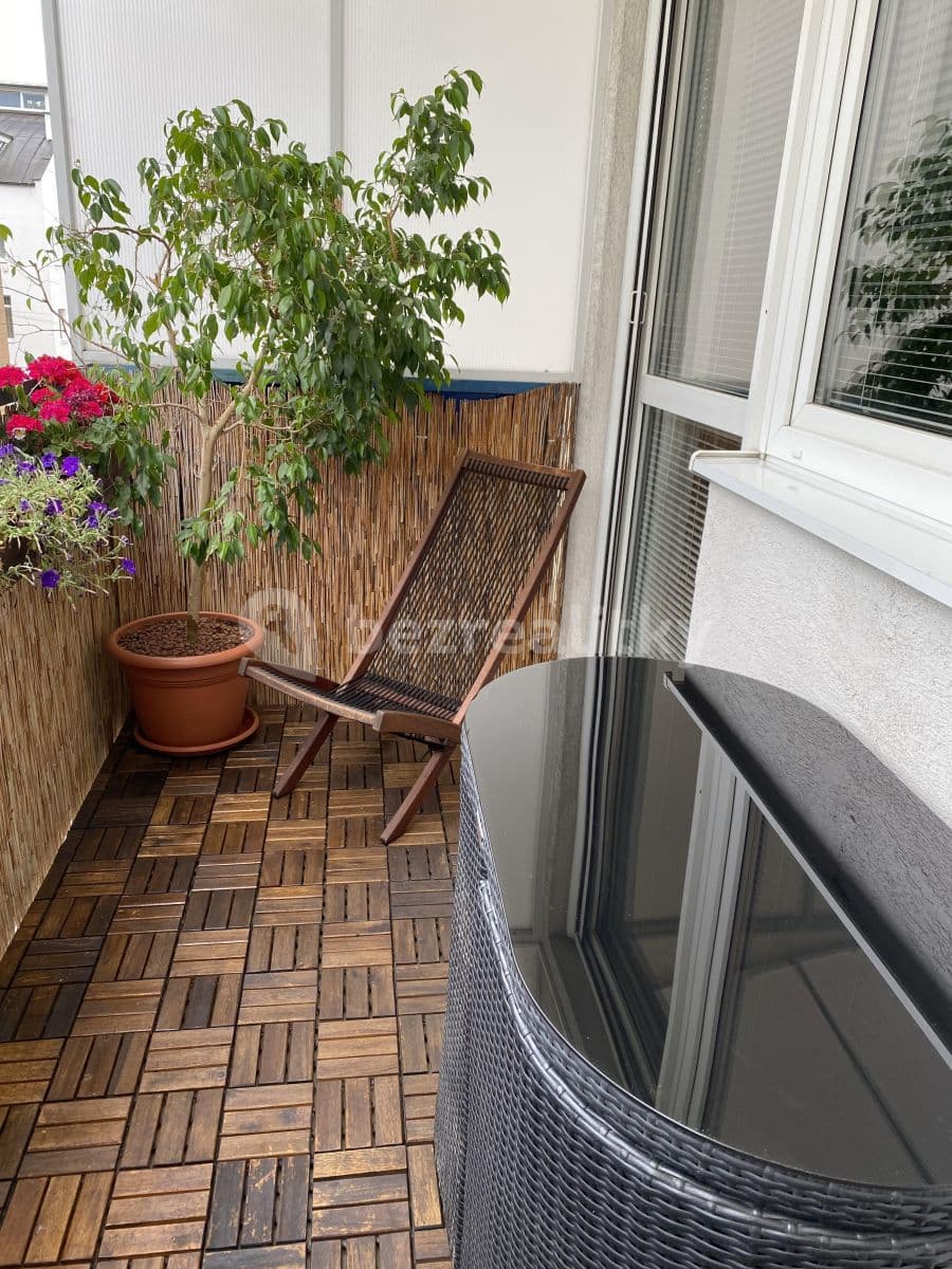 Pronájem bytu 1+1 45 m², Haanova, Petržalka, Bratislavský kraj Pronájem bytu 1+1 45 m², Haanova, Petržalka, Bratislavský kraj