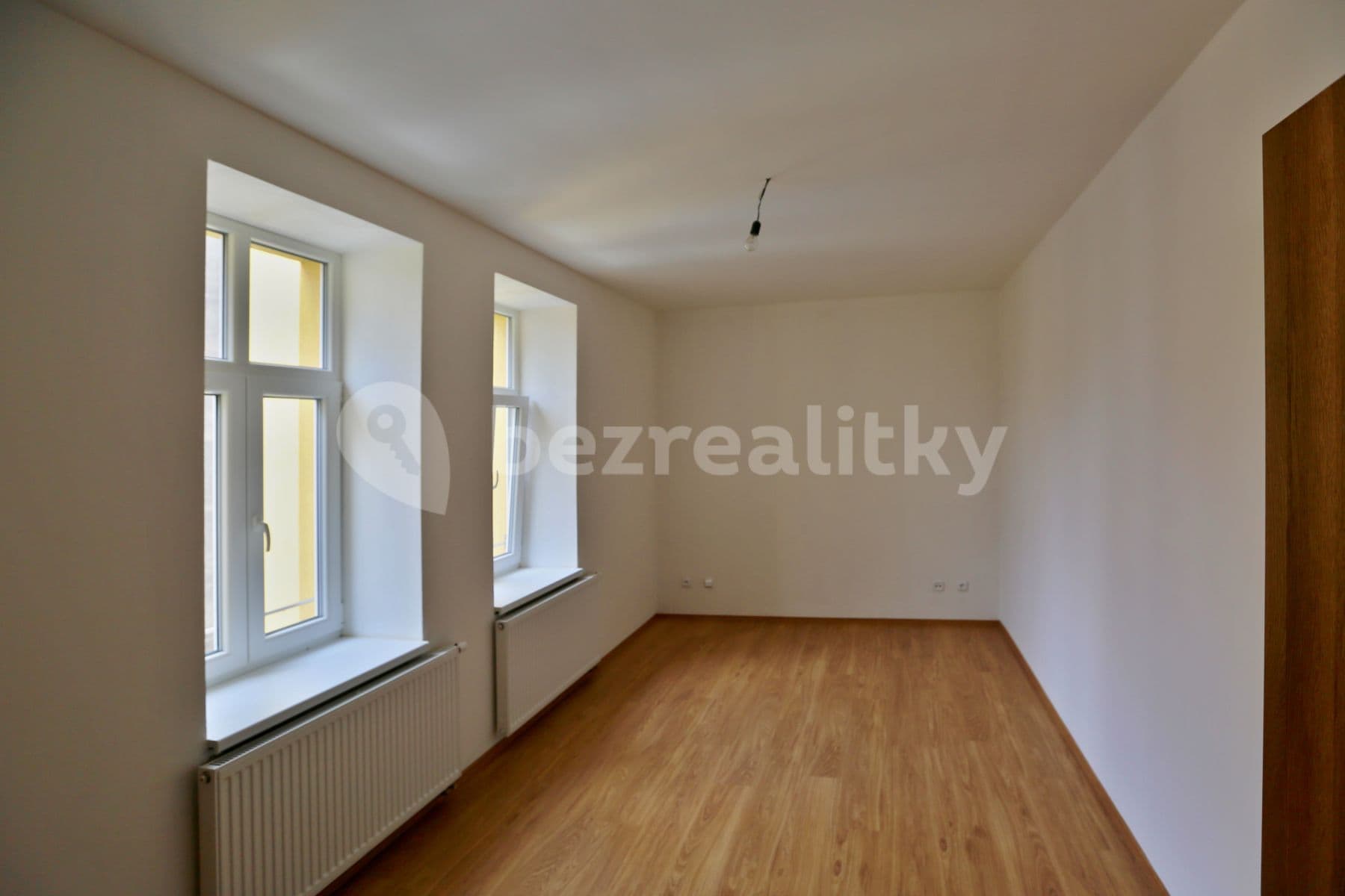 Pronájem bytu 1+kk 31 m², Anenské náměstí, Jablonec nad Nisou, Liberecký kraj Pronájem bytu 1+kk 31 m², Anenské náměstí, Jablonec nad Nisou, Liberecký kraj