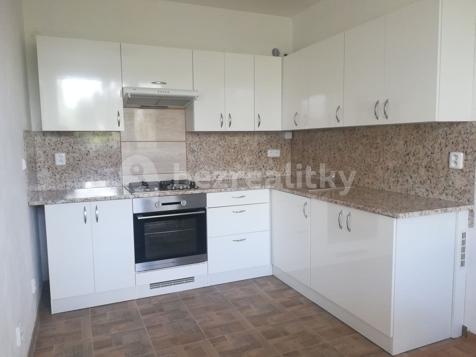 Pronájem bytu 3+1 74 m², Americká, Kladno, Středočeský kraj Pronájem bytu 3+1 74 m², Americká, Kladno, Středočeský kraj