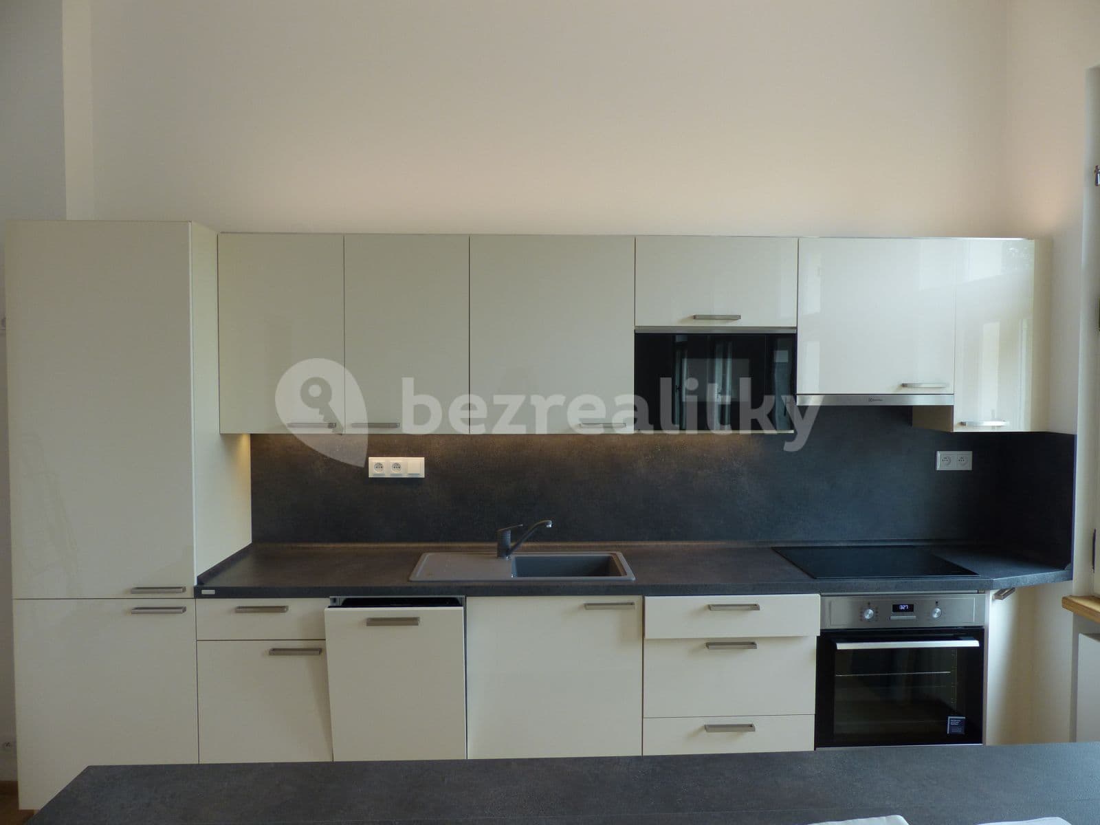 Pronájem bytu 2+kk 75 m², Ondřejská, Karlovy Vary, Karlovarský kraj Pronájem bytu 2+kk 75 m², Ondřejská, Karlovy Vary, Karlovarský kraj
