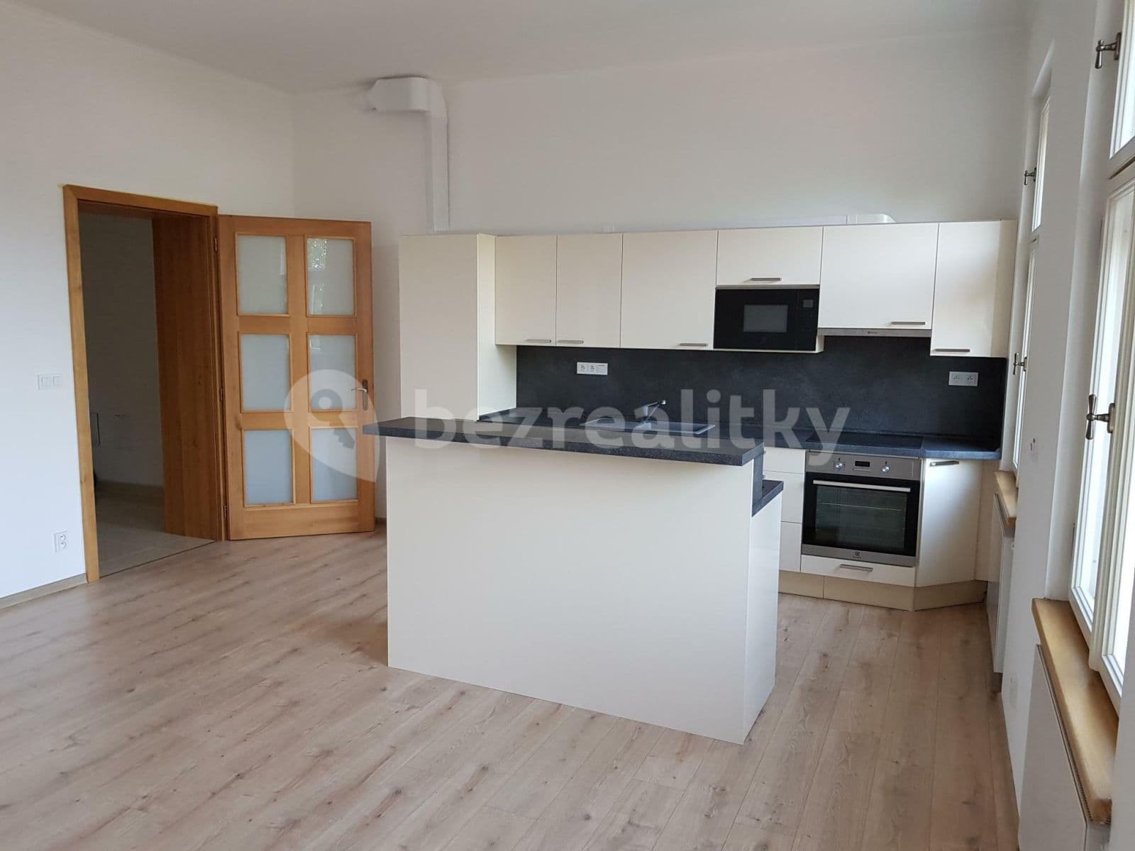Pronájem bytu 2+kk 75 m², Ondřejská, Karlovy Vary, Karlovarský kraj Pronájem bytu 2+kk 75 m², Ondřejská, Karlovy Vary, Karlovarský kraj