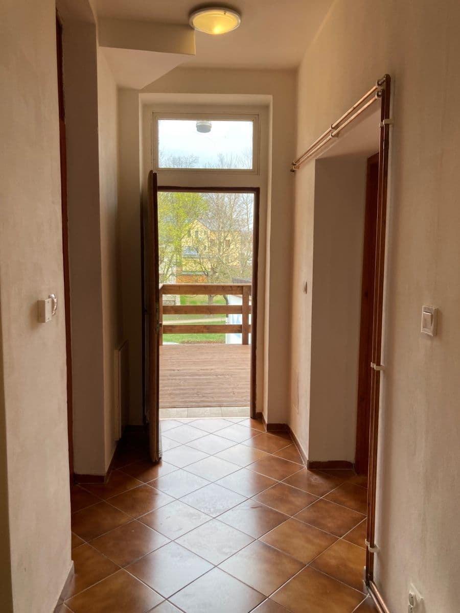 Pronájem bytu 2+kk 35 m², Emilie Floriánové, Jablonec nad Nisou, Liberecký kraj Pronájem bytu 2+kk 35 m², Emilie Floriánové, Jablonec nad Nisou, Liberecký kraj