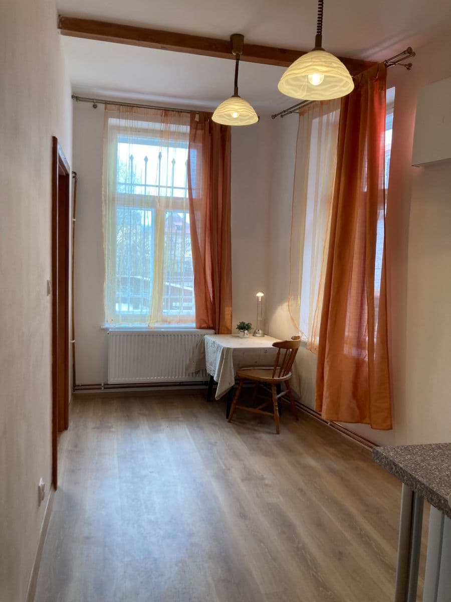 Pronájem bytu 2+kk 35 m², Emilie Floriánové, Jablonec nad Nisou, Liberecký kraj Pronájem bytu 2+kk 35 m², Emilie Floriánové, Jablonec nad Nisou, Liberecký kraj