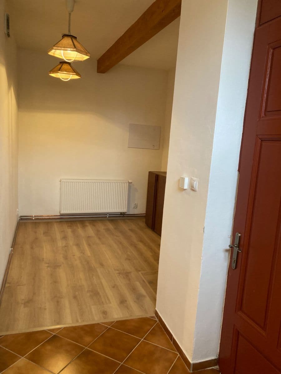 Pronájem bytu 2+kk 35 m², Emilie Floriánové, Jablonec nad Nisou, Liberecký kraj Pronájem bytu 2+kk 35 m², Emilie Floriánové, Jablonec nad Nisou, Liberecký kraj