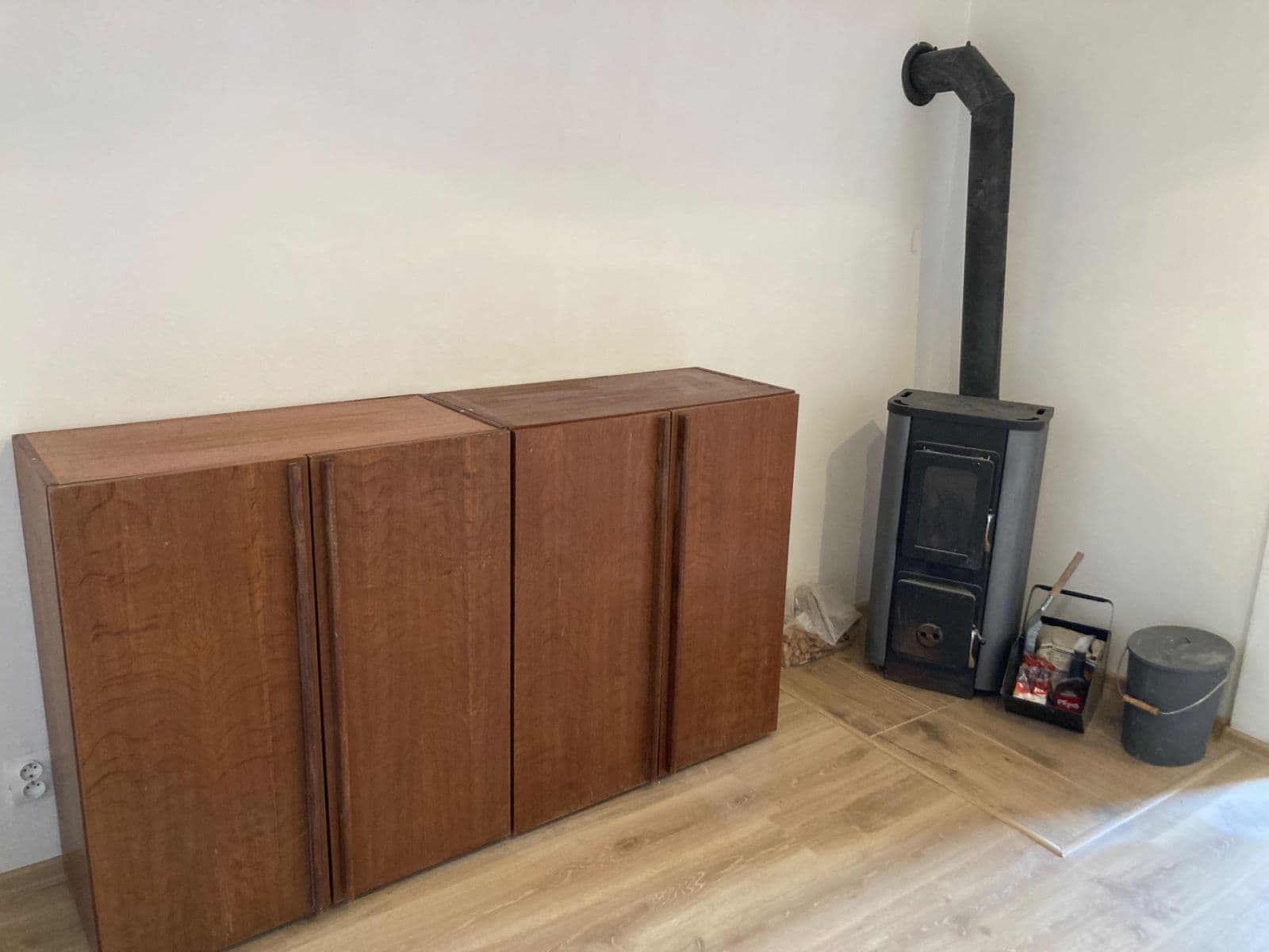 Pronájem bytu 2+kk 35 m², Emilie Floriánové, Jablonec nad Nisou, Liberecký kraj Pronájem bytu 2+kk 35 m², Emilie Floriánové, Jablonec nad Nisou, Liberecký kraj