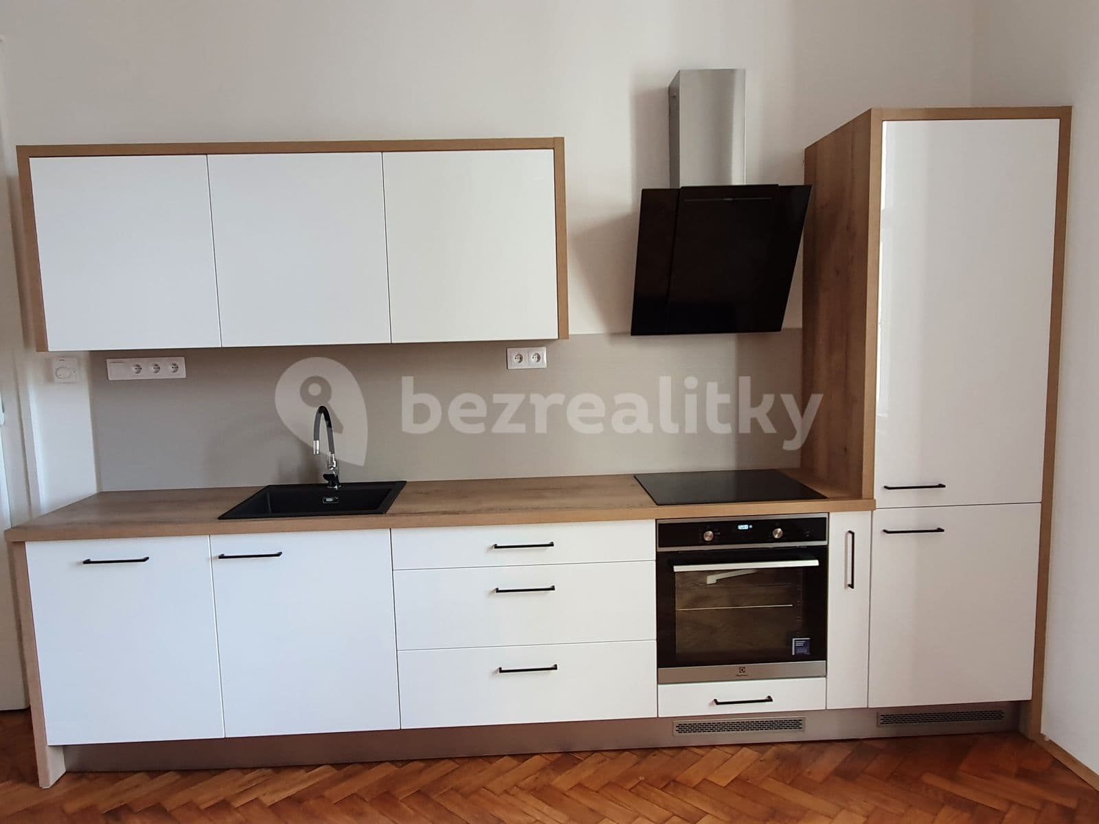 Pronájem bytu 3+kk 72 m², Ostrovského, Praha, Praha Pronájem bytu 3+kk 72 m², Ostrovského, Praha, Praha